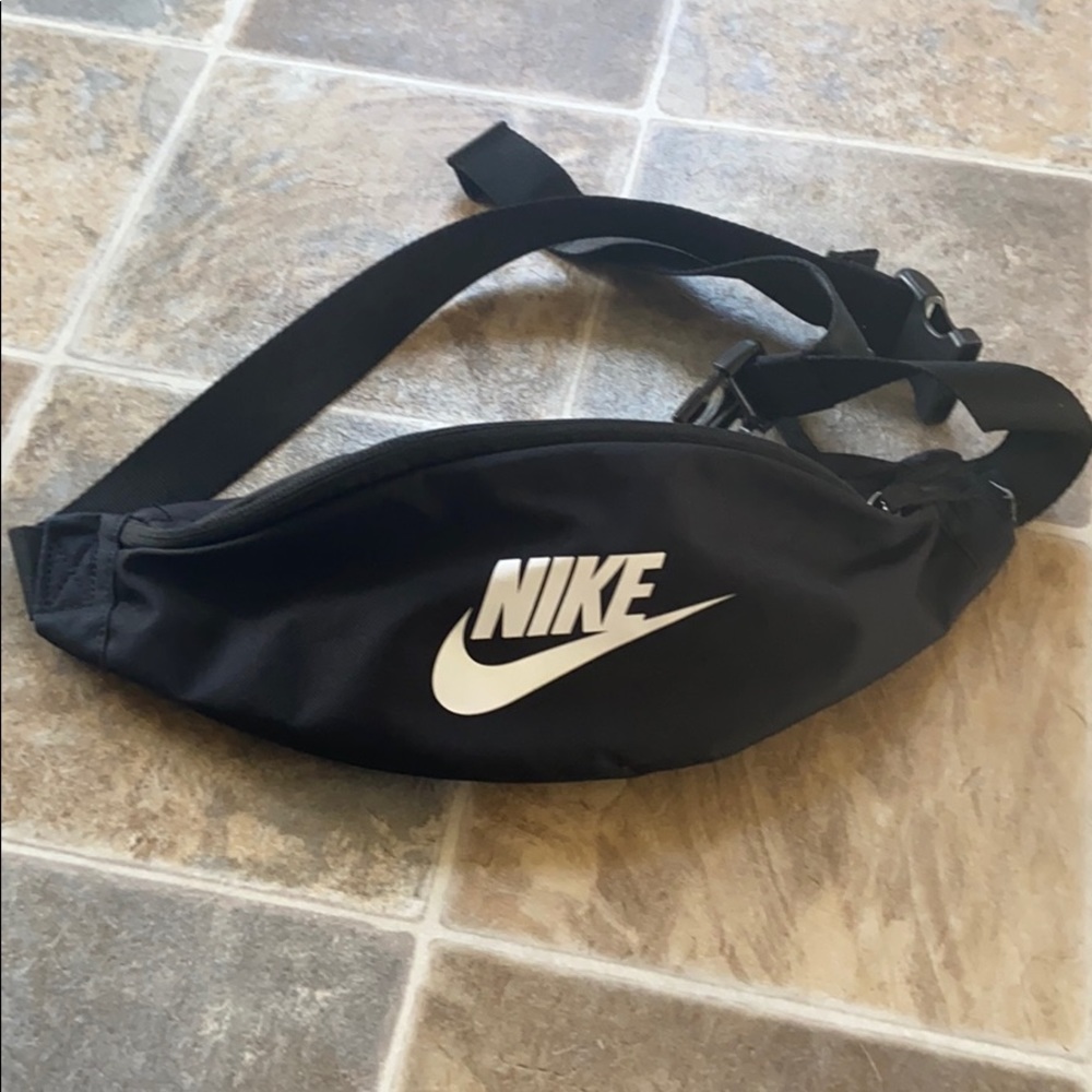 Nike Heritage Hip pack (belt bag / fanny pack)